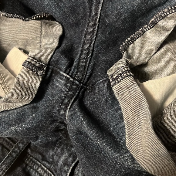 Hollister short shorts size 00 (23) dark wash - Picture 9 of 10